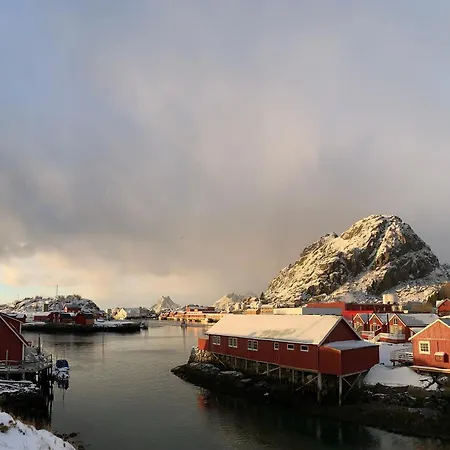 Hjellebua - Stamsund, I Hjertet Av Lofoten
