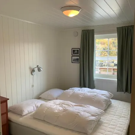 Hjellebua - Stamsund, I Hjertet Av Lofoten